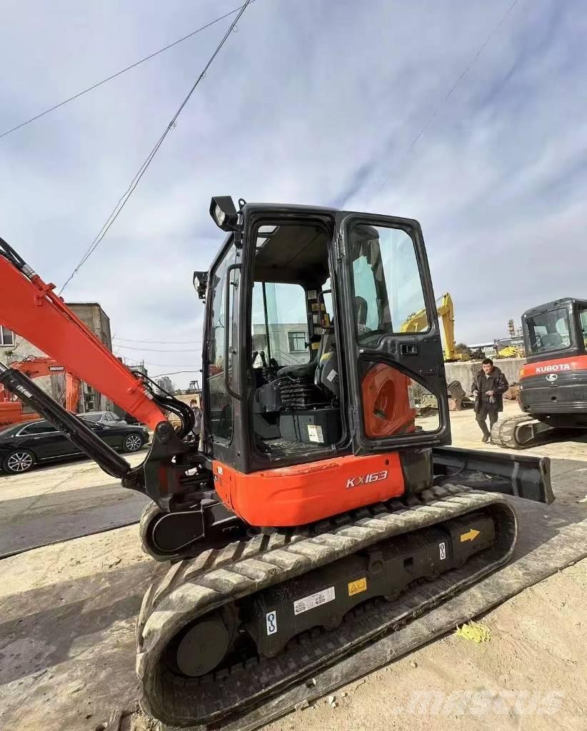 Kubota 163 Гусеничные экскаваторы