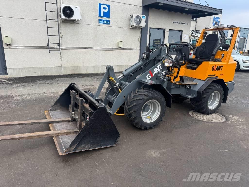 GiANT V 451 T X-Tra Малые погрузчики