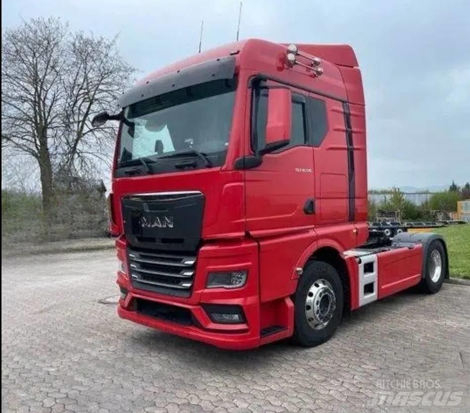 Shacman truck head Самосвальные прицепы