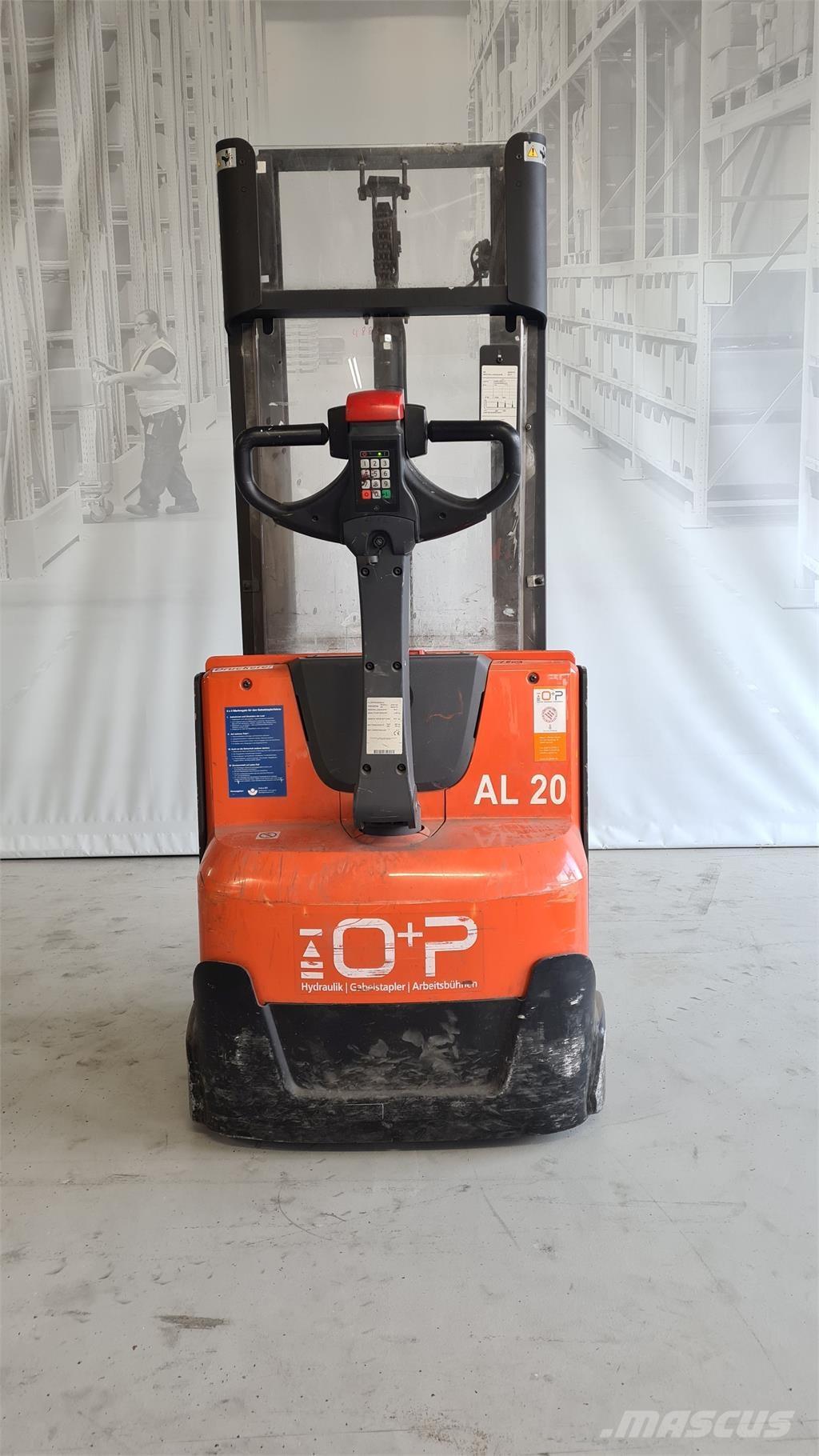 Toyota SWE120 Самоходные электроштабелёры