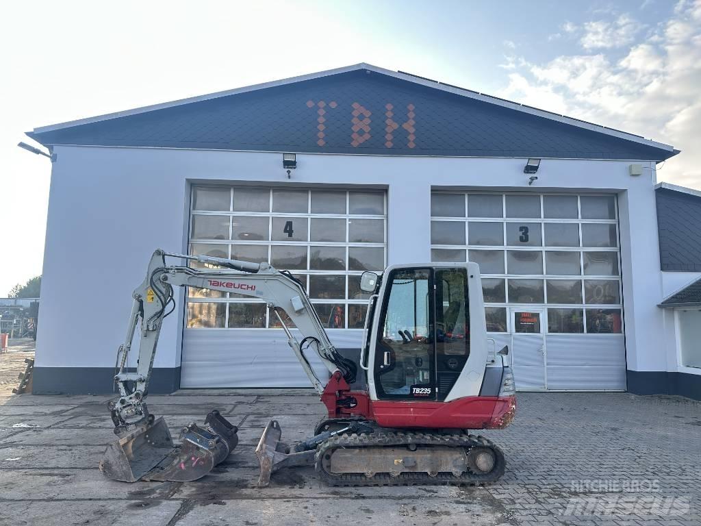 Takeuchi TB 235 Мини-экскаваторы