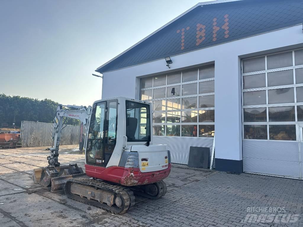 Takeuchi TB 235 Мини-экскаваторы