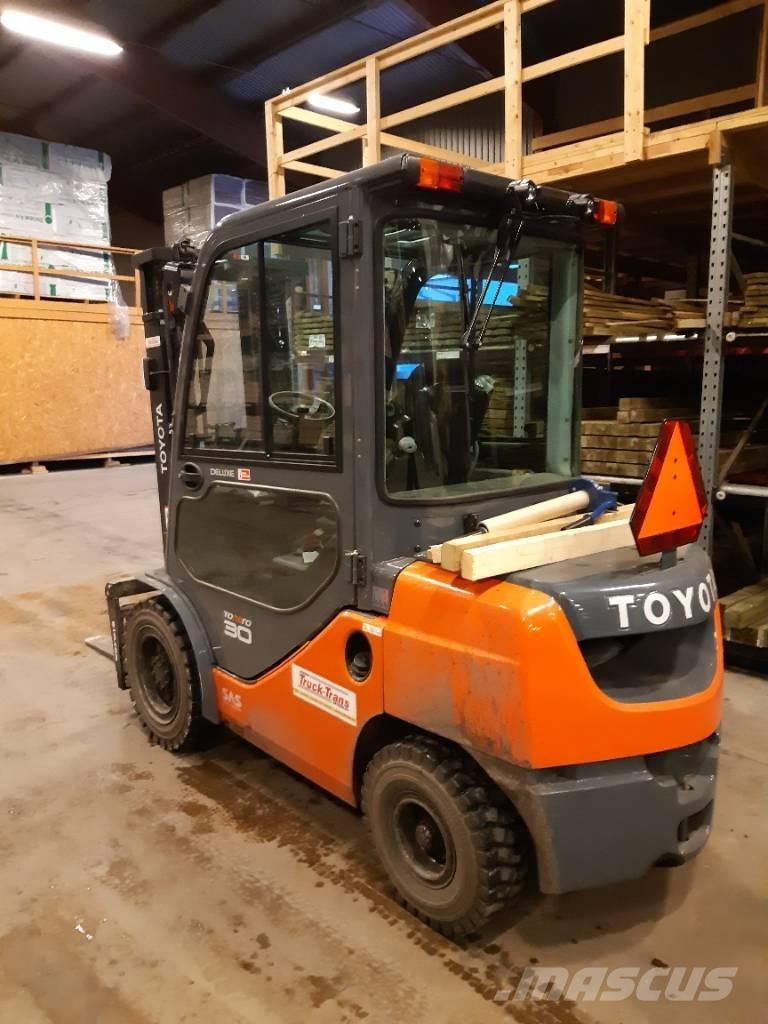 Toyota 02-8FDF30 Дизельные погрузчики