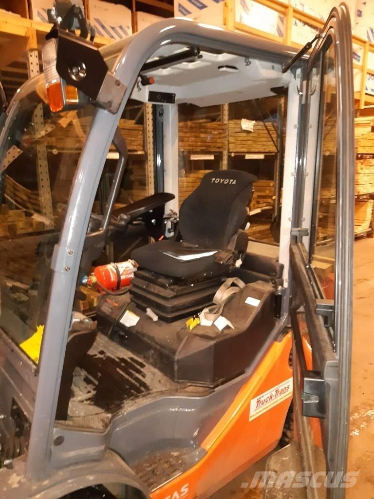 Toyota 02-8FDF30 Дизельные погрузчики