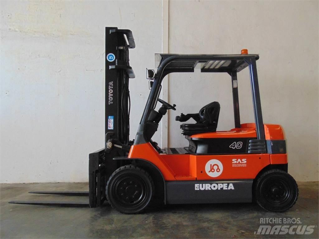 Toyota 7FBMF40 Электропогрузчики