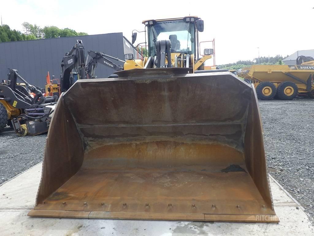 Volvo L 220 H Фронтальные погрузчики