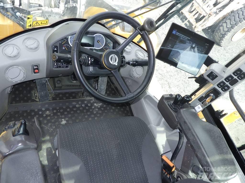 Volvo L 220 H Фронтальные погрузчики