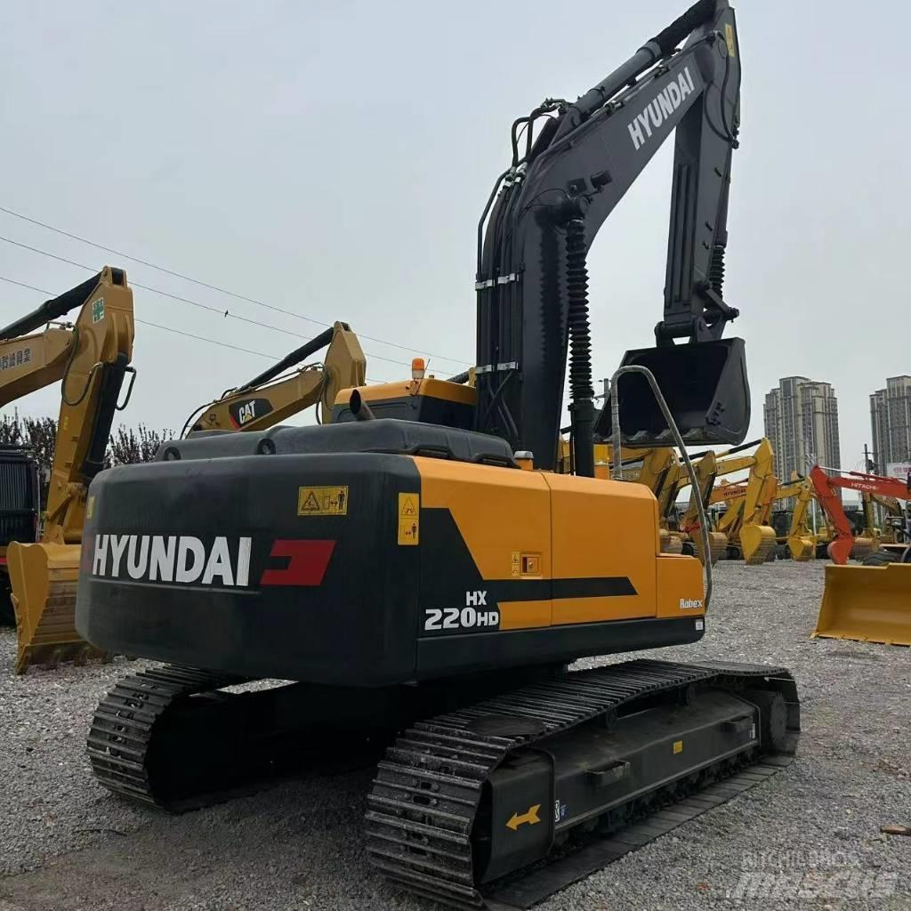 Hyundai 220VS Гусеничные экскаваторы