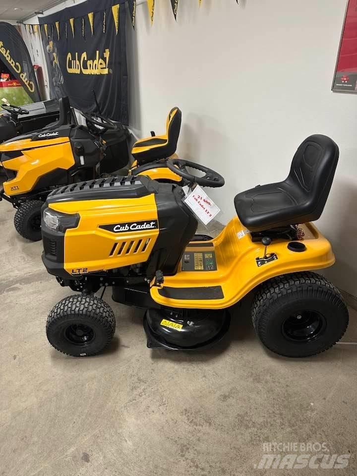 Cub Cadet LT 2 NS92 Самоходные газонокосилки