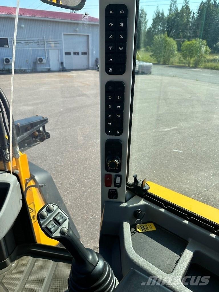 JCB 417 HT Фронтальные погрузчики