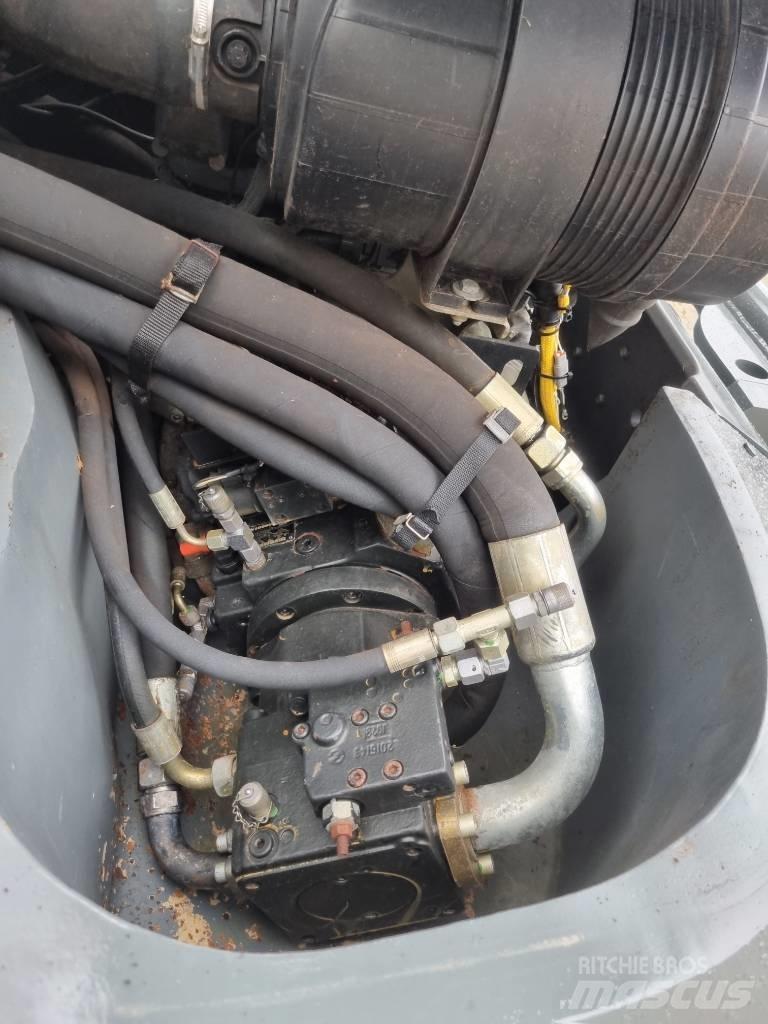 Liebherr L 526 Фронтальные погрузчики