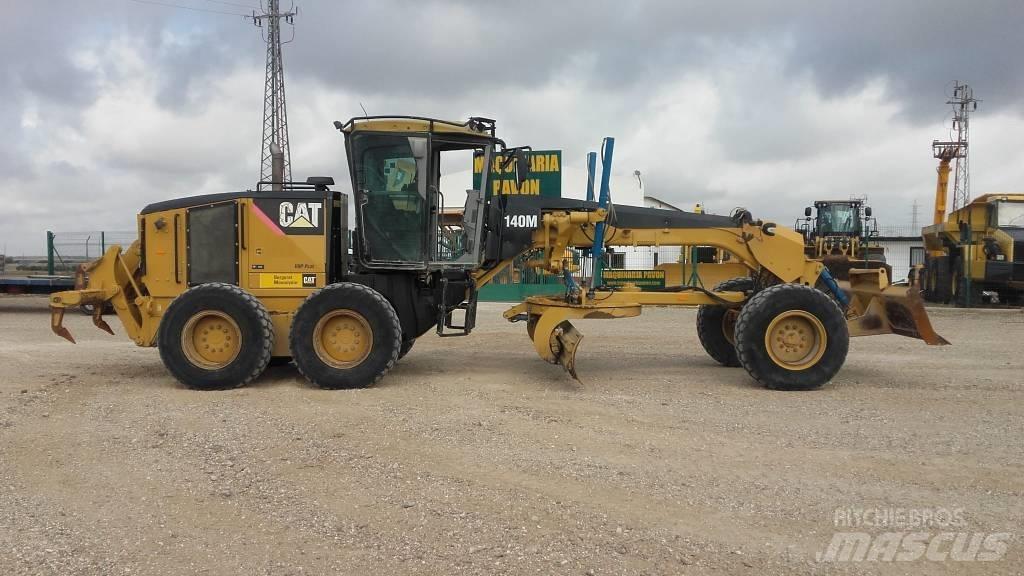 CAT 140 M Грейдеры