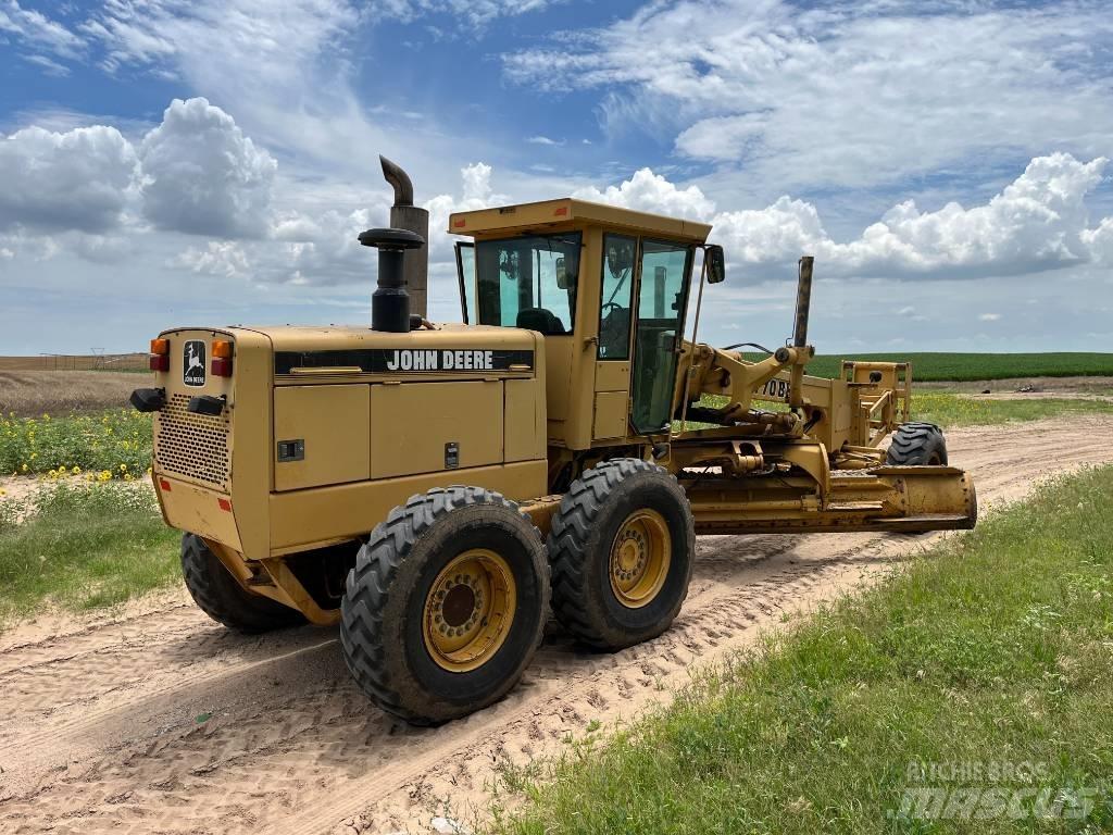 John Deere 770 BH Грейдеры