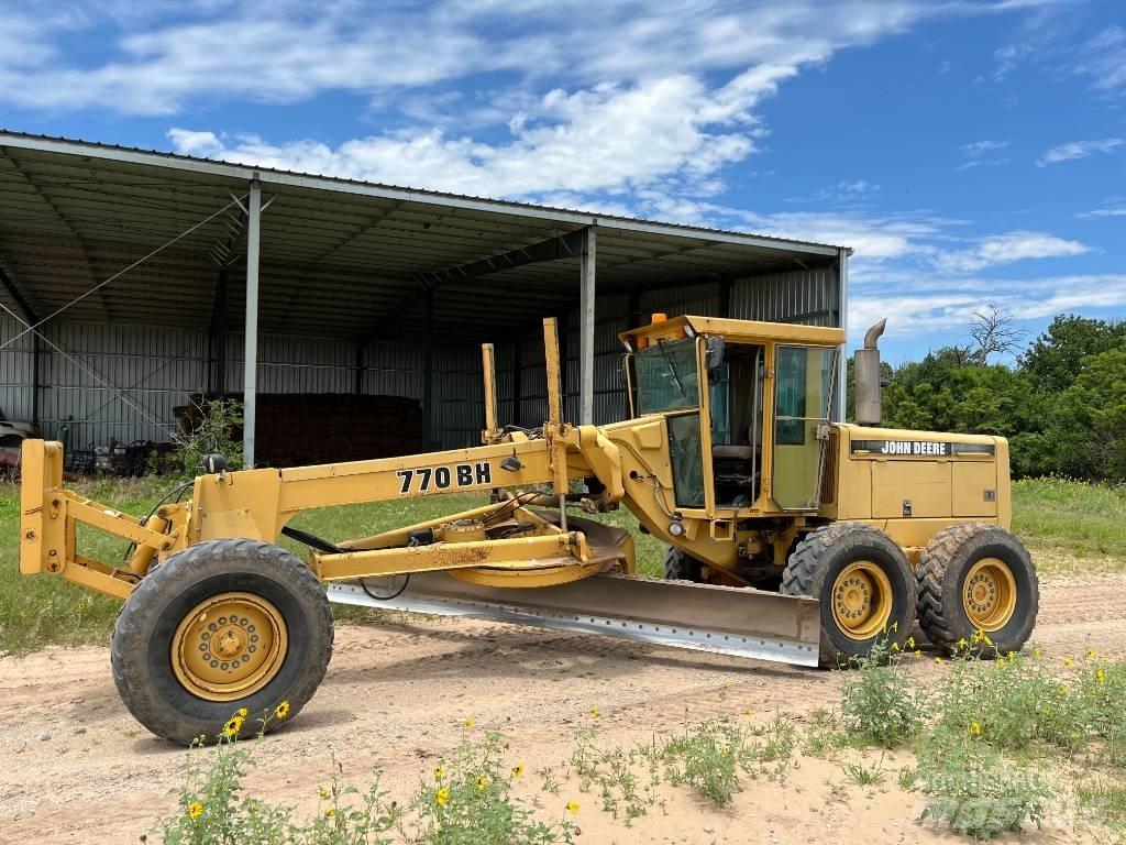 John Deere 770 BH Грейдеры