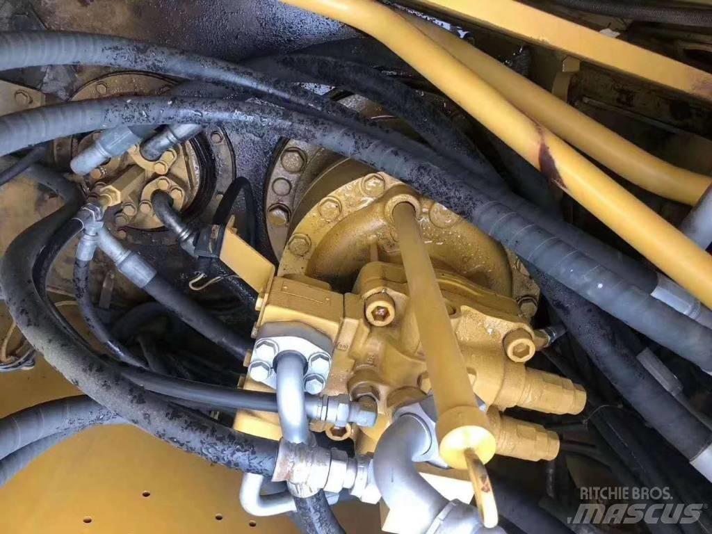 CAT 323 D Гусеничные экскаваторы