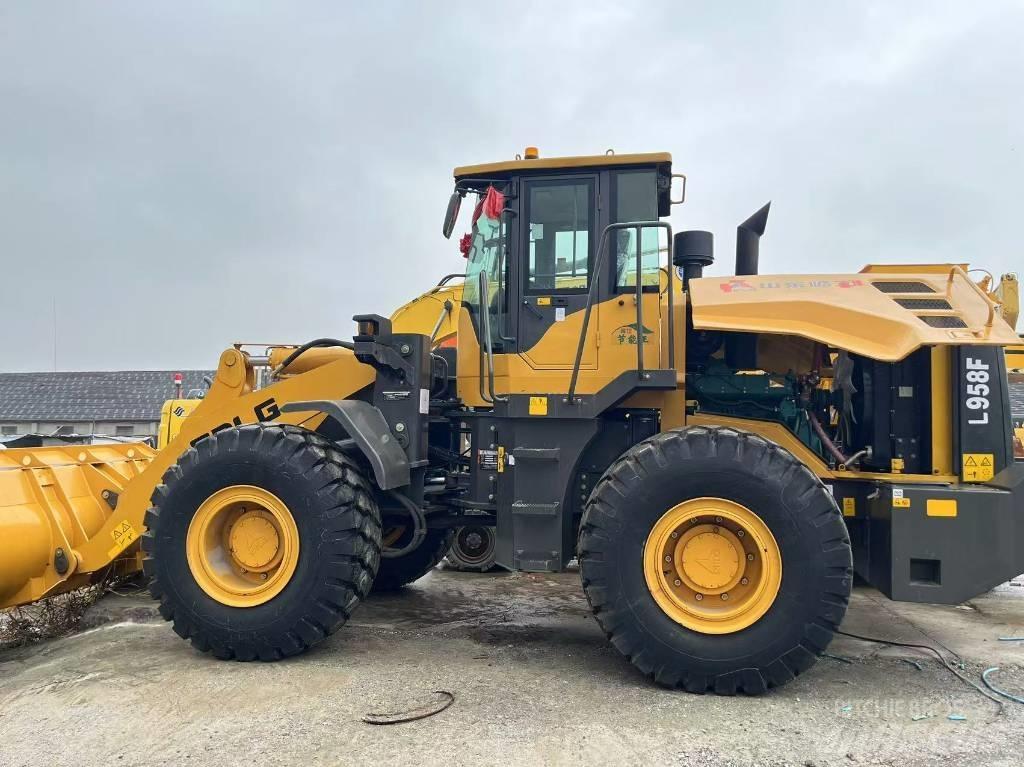 SDLG 958F Фронтальные погрузчики