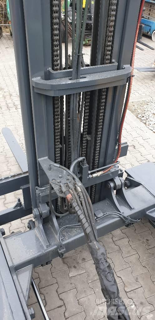 Combilift C 4500 4-x ходовые ричтраки