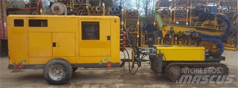 Klemm 702-2 Буровые вышки