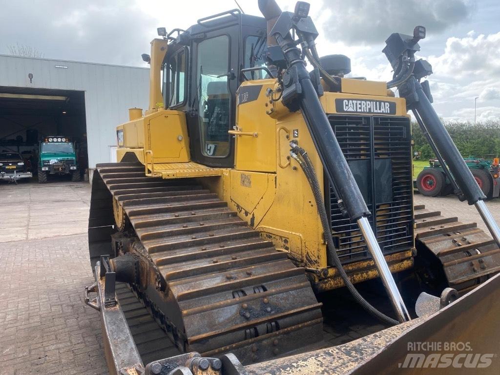 CAT D 6 T LGP Гусеничные бульдозеры