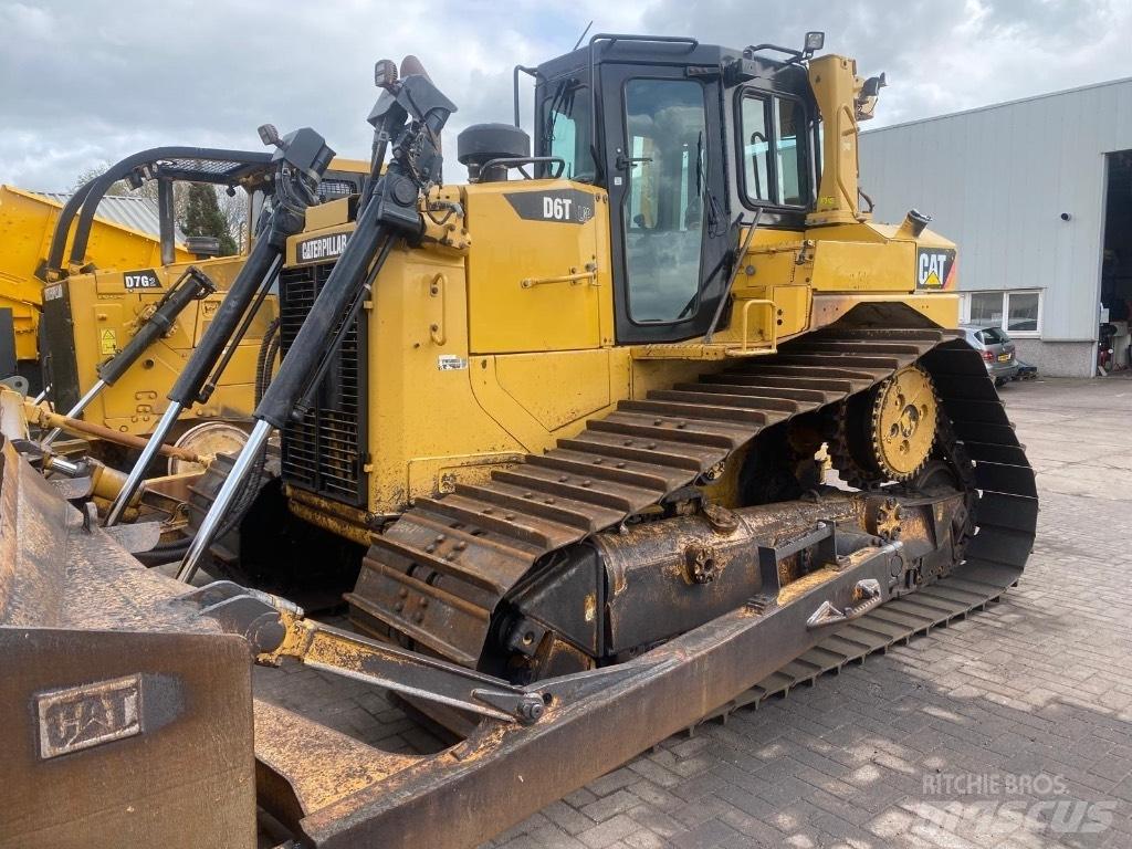 CAT D 6 T LGP Гусеничные бульдозеры