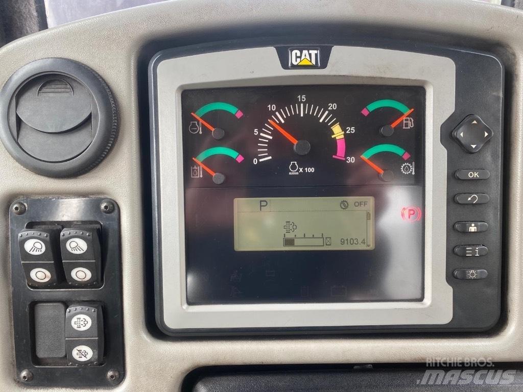 CAT D 6 T LGP Гусеничные бульдозеры