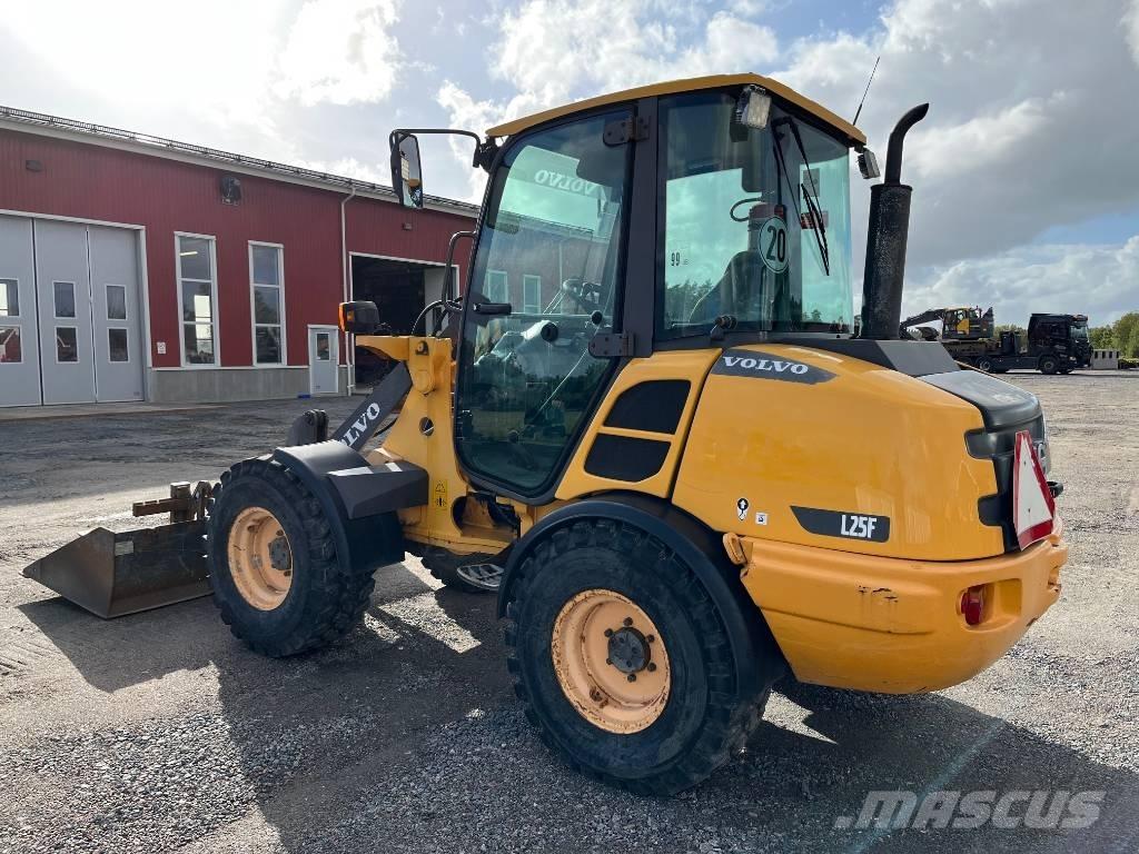 Volvo L 25 F Фронтальные погрузчики