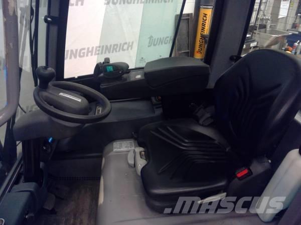 Jungheinrich EFG 215 Электропогрузчики