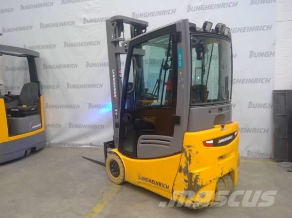 Jungheinrich EFG 215 Электропогрузчики