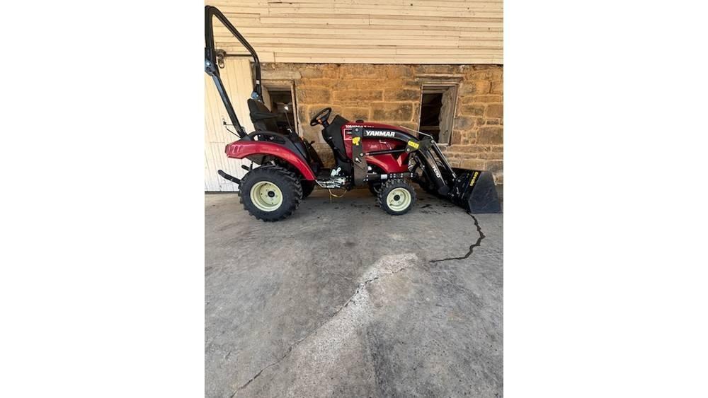 Yanmar SA223 Трактора