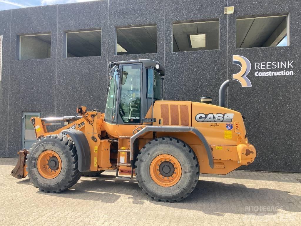 CASE 621 F XR Фронтальные погрузчики