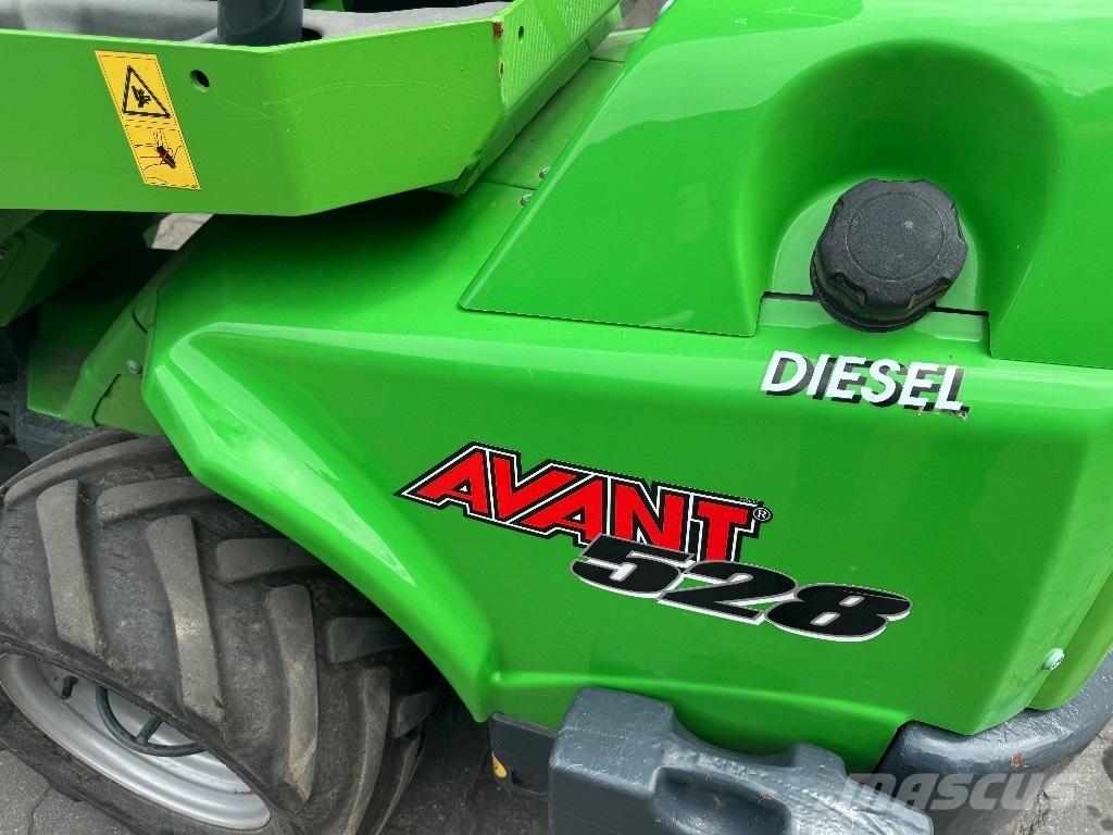 Avant 528 Малые погрузчики