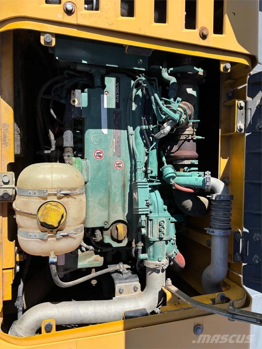Volvo EC220DL Гусеничные экскаваторы