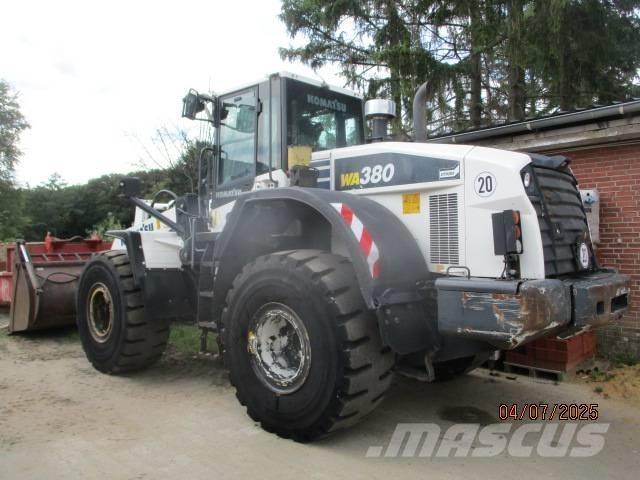 Komatsu WA 380 Фронтальные погрузчики