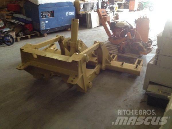 CAT 140H/160H Ripper Строительная техника - Другие
