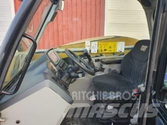 CAT TH306D Сельскохозяйственные телескопические погрузчики