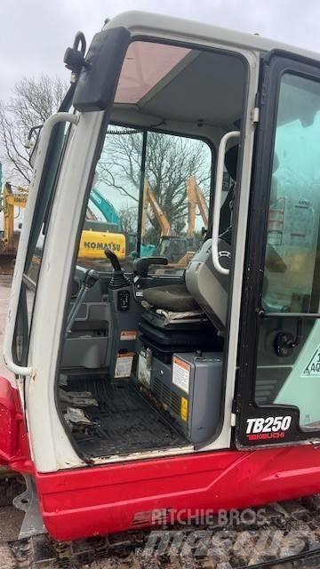 Takeuchi TB250 Мини-экскаваторы