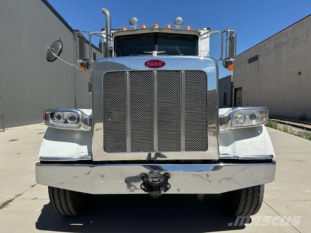 Peterbilt 367 Грузовики-Самосвалы