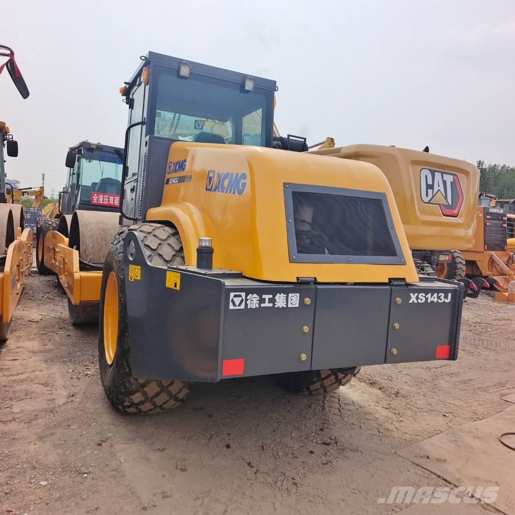 XCMG XS 143 J Грунтовые катки