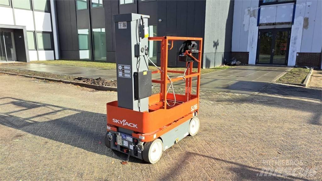 SkyJack SJ16 Разные подъемники и вышки