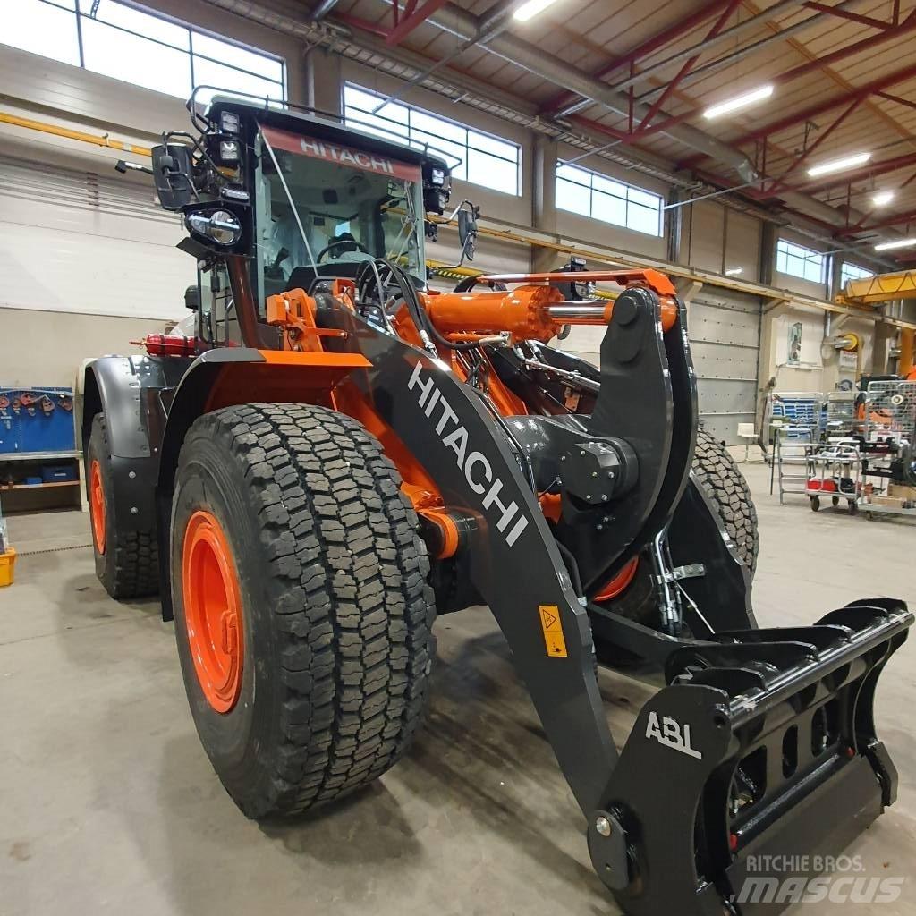 Hitachi ZW220-7 Фронтальные погрузчики
