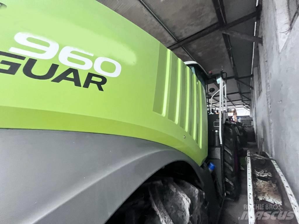 CLAAS Jaguar 960 Самоходные кормоуборочные комбайны