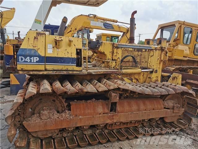 Komatsu D41P Гусеничные бульдозеры