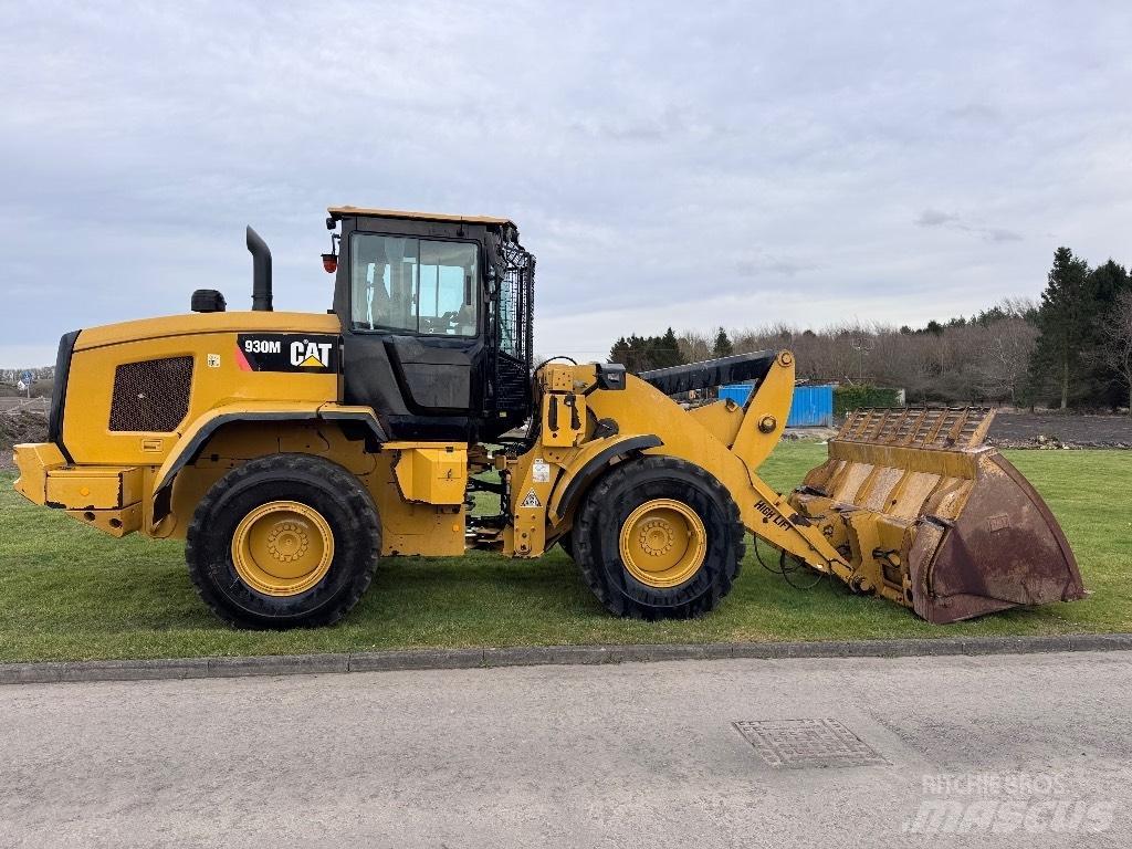 CAT 930 M Фронтальные погрузчики