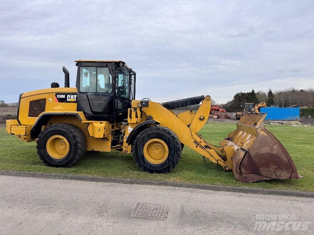 CAT 930 M Фронтальные погрузчики