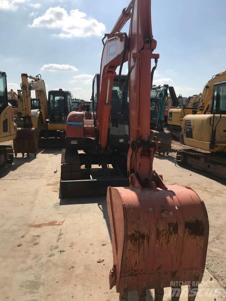 Doosan DX 60 Гусеничные экскаваторы