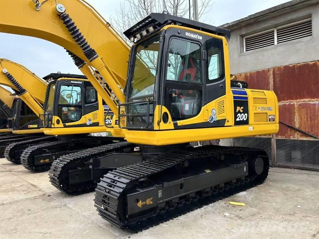 Komatsu 200 Гусеничные экскаваторы