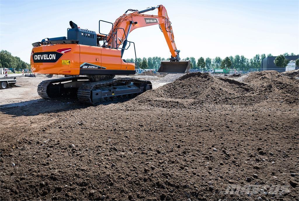 Develon DX225LC-7 Гусеничные экскаваторы