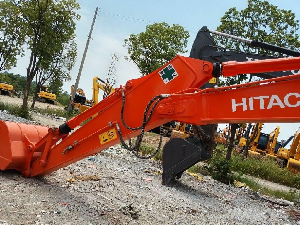 Hitachi ZX 200 Гусеничные экскаваторы