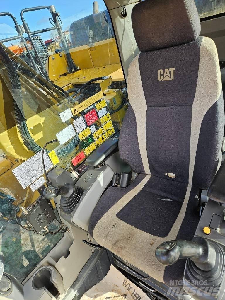CAT 326 F L Гусеничные экскаваторы