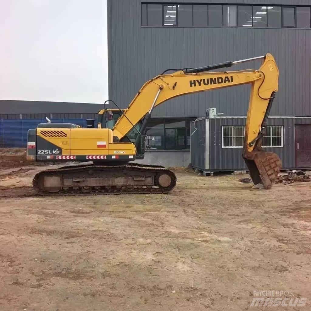 Hyundai R225LVS Колёсные экскаваторы